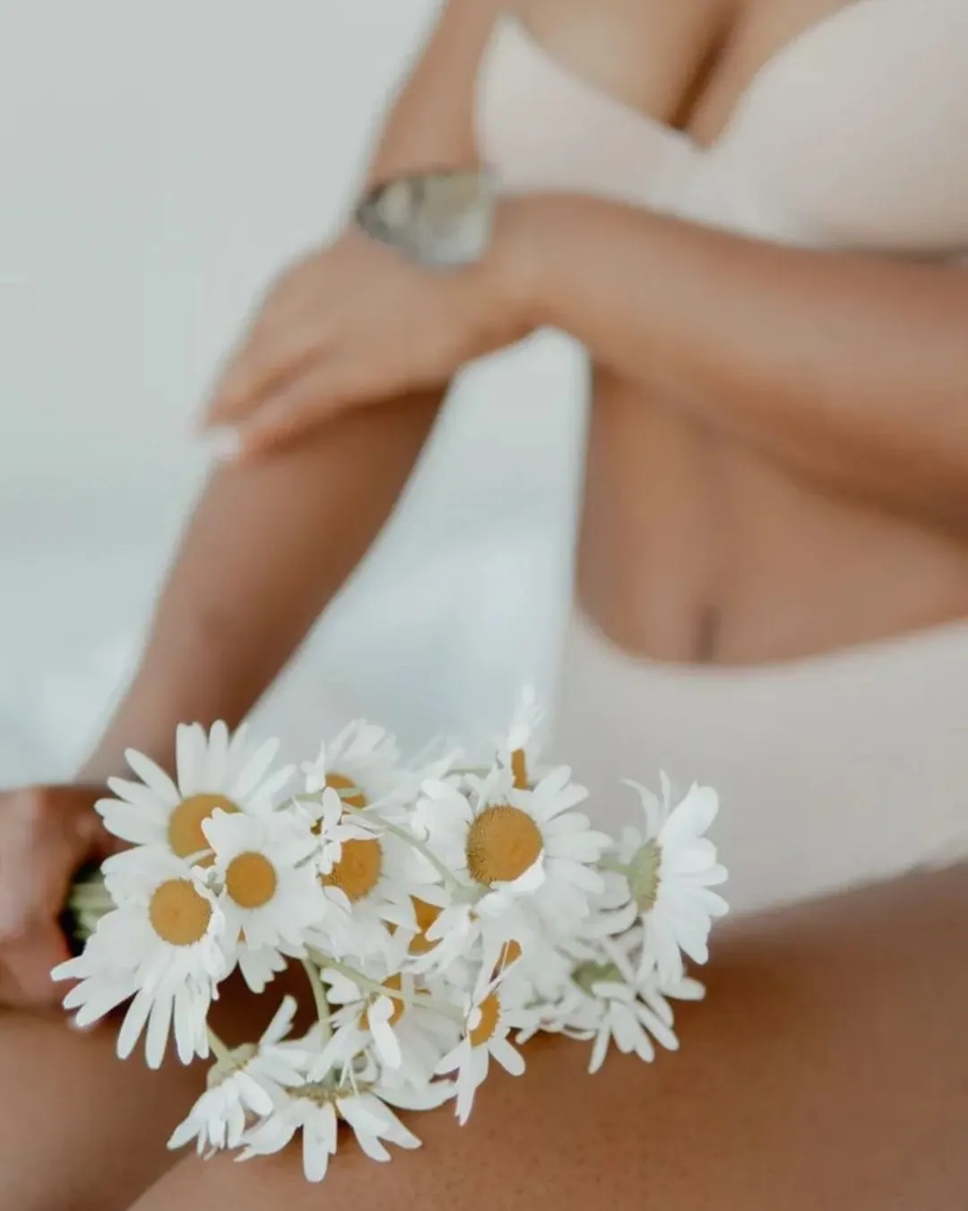 Depilación V Skincare con cera en Nude Skin Waxing, El Poblado, Medellín